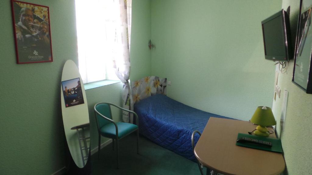 Hotel Le Gambetta Carmaux Стая снимка