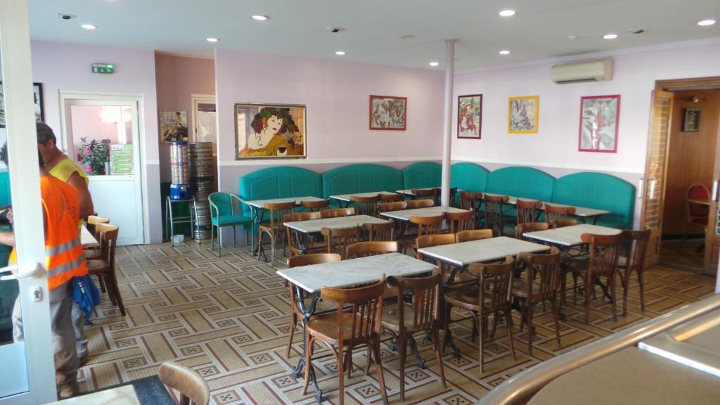 Hotel Le Gambetta Carmaux Екстериор снимка